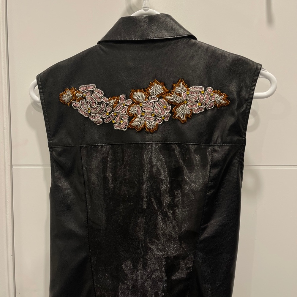 Black Vest - Picture 8 of 12